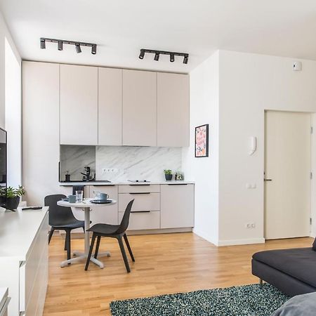 Cozy Modern Studio - Great For Short Trips Рига Экстерьер фото