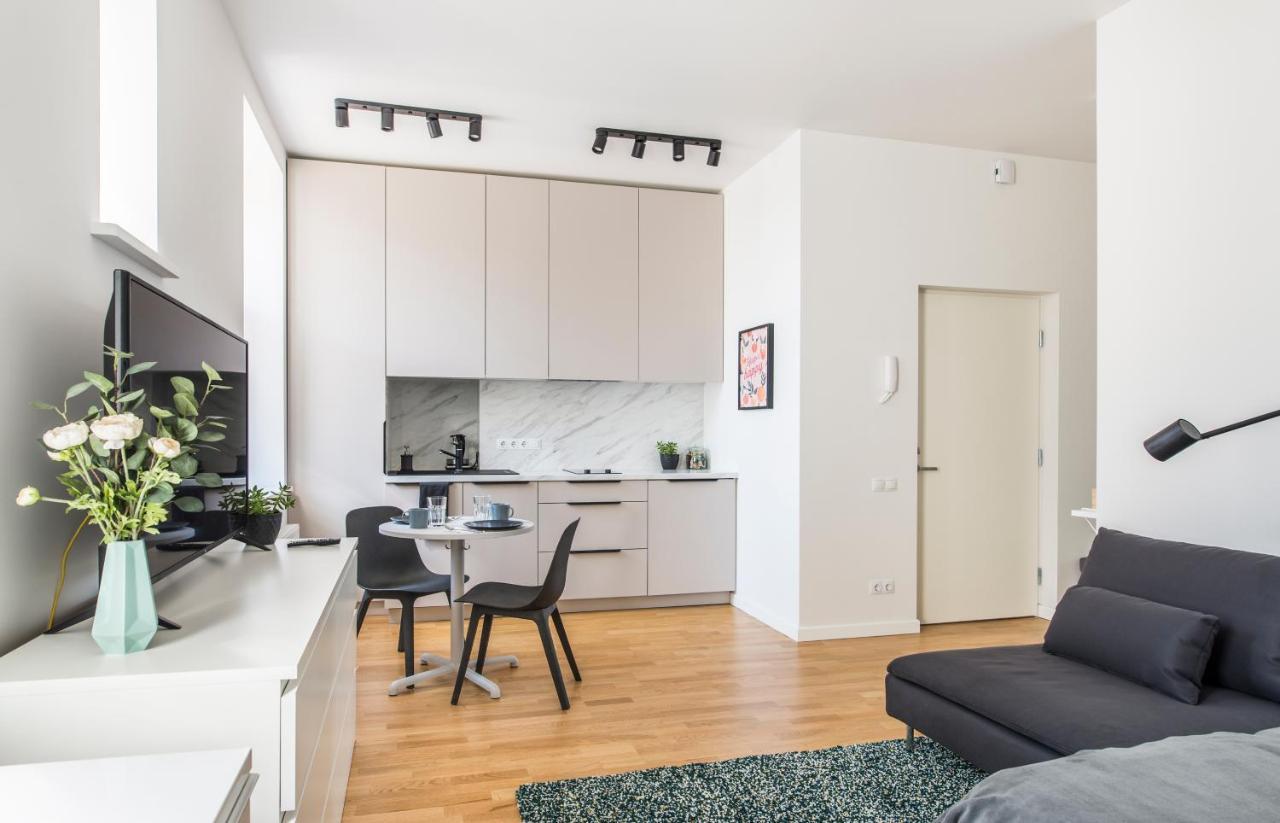 Cozy Modern Studio - Great For Short Trips Рига Экстерьер фото