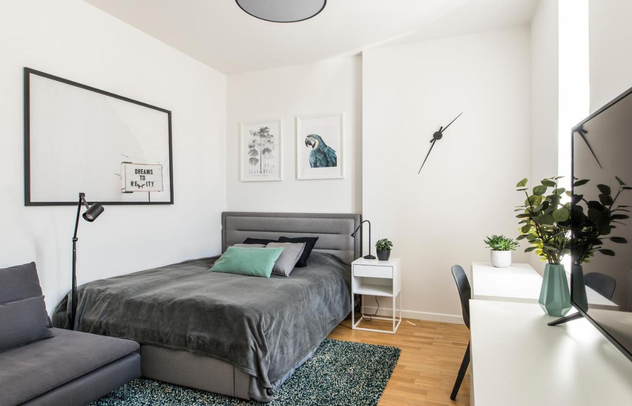 Cozy Modern Studio - Great For Short Trips Рига Экстерьер фото