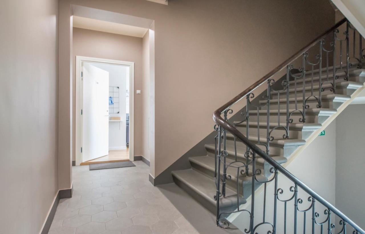 Cozy Modern Studio - Great For Short Trips Рига Экстерьер фото