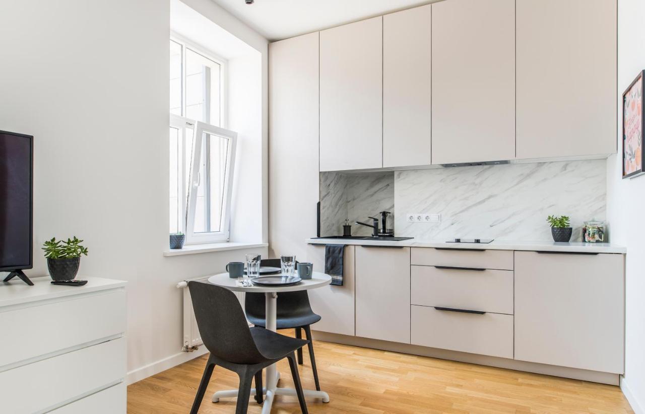 Cozy Modern Studio - Great For Short Trips Рига Экстерьер фото