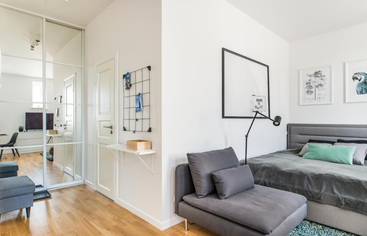 Cozy Modern Studio - Great For Short Trips Рига Экстерьер фото