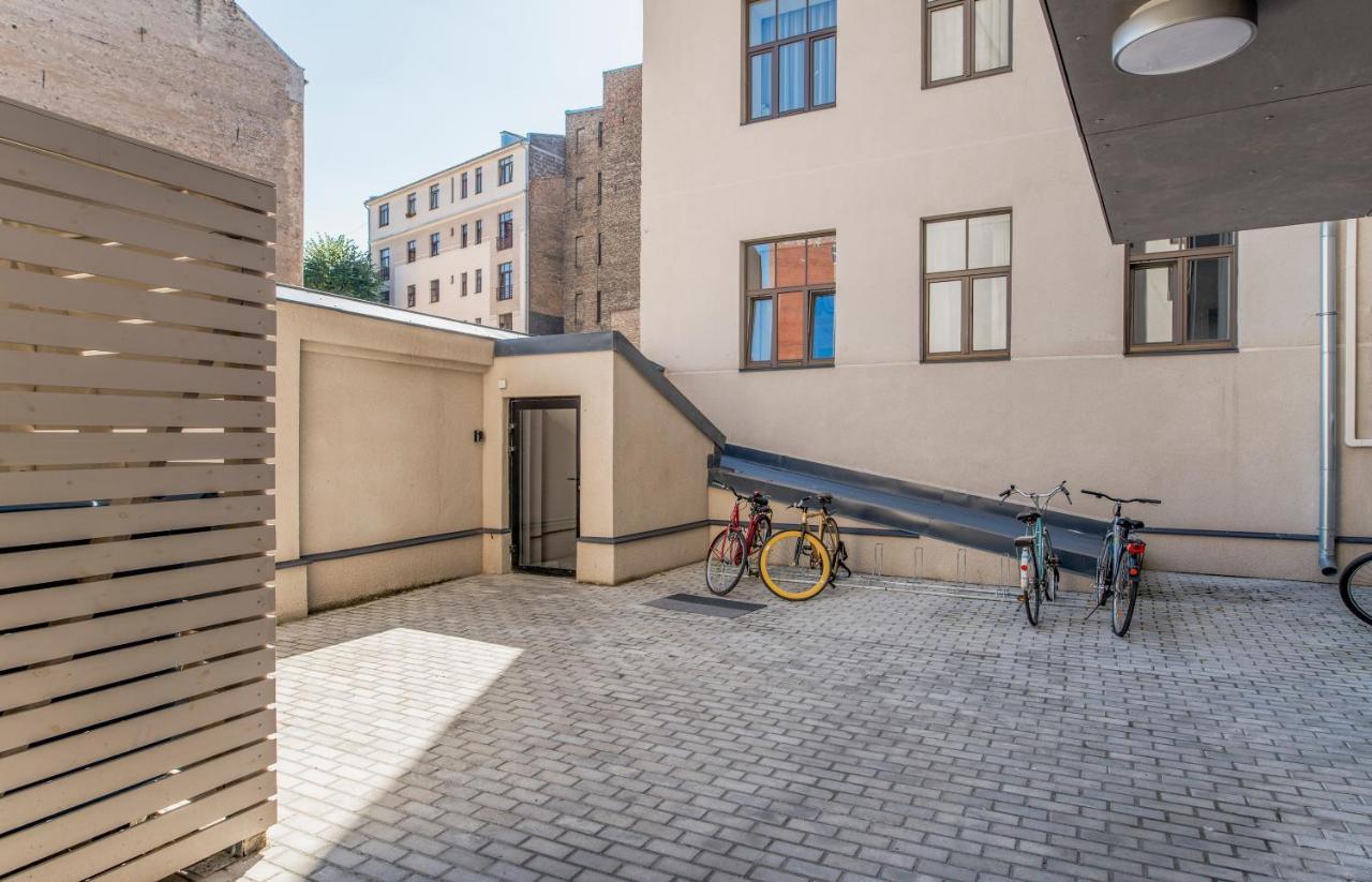 Cozy Modern Studio - Great For Short Trips Рига Экстерьер фото